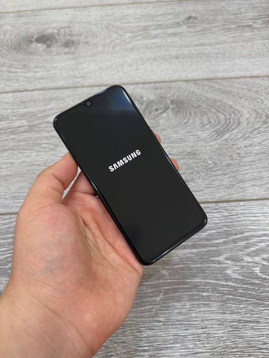 Samsung a40 64 Skidkada