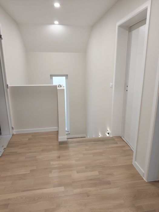 Casa  si jumatate de hectar de pamant in  dumbraveni judetul suceava