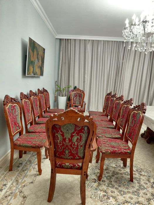 Продам 12 стульев