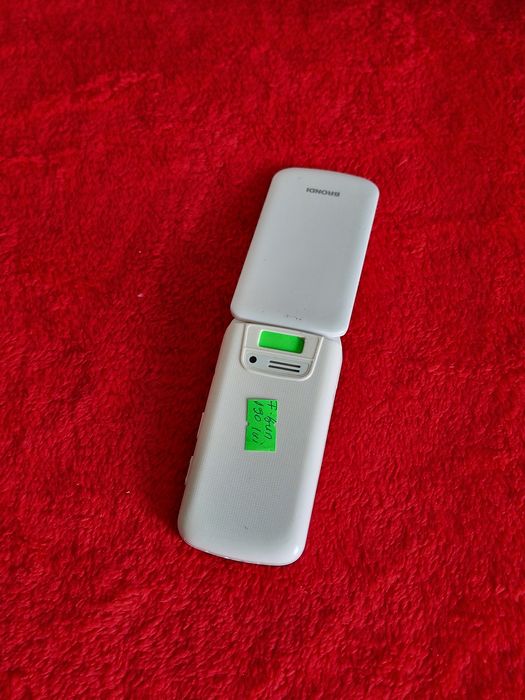 Telefon cu clapeta perfect funcțional
