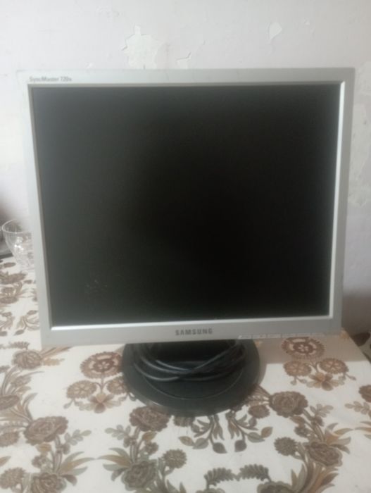 Продам монитор,тостор,плойки