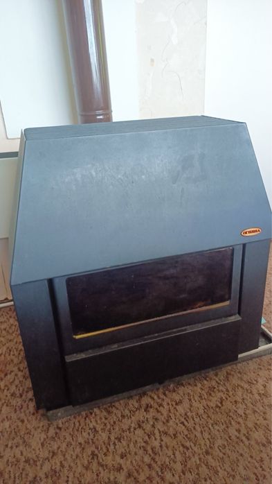 Камина с водна риза, радиатори,лира  и UPS  за помпа- за локално парно