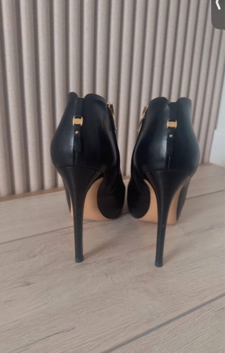 Ботильоны Salvatore Feragamo