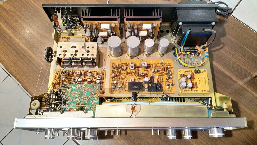 Luxman R800 colecție etajele finale