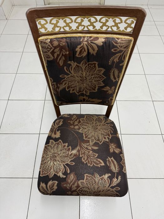 Продаётся стильный стул в отличном состоянии!