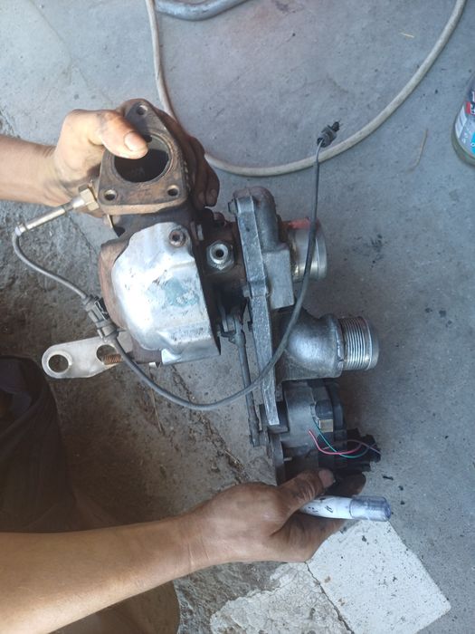 Turbina cu codul 750720-1 pentru Audi A8 4.0 tdi 275 cp dreapta