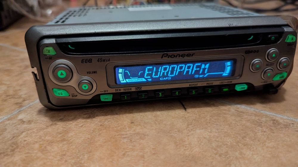 Radio casetofon Pioneer DEH-1600R