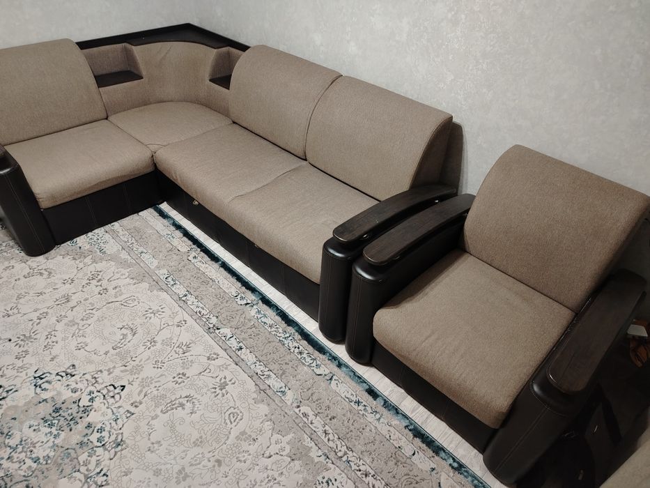 Продам диван в хорошем состояний