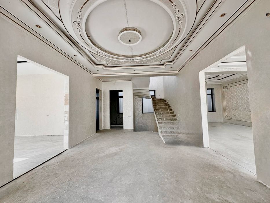 Uy sotiladi narxi zor!!!