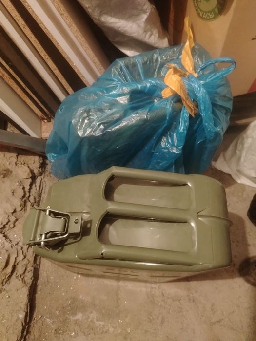 Канистра для бензина