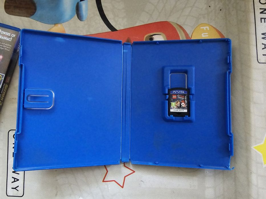 Vând Minecraft, lego movie, batman 3 pentru playstation ps vita