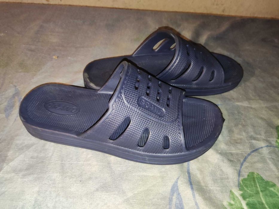 Обувь Тапки резиновые 36 размер, станция метро Москва