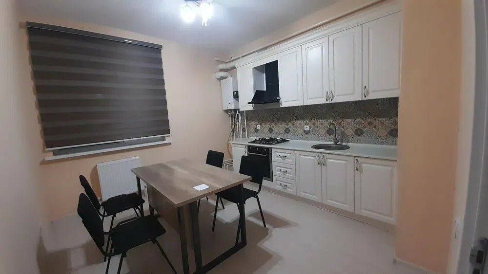 Аренда 6 комнатной на ул.Махтумкули,Под офис 170кв² с подвалом,ЖК Асса