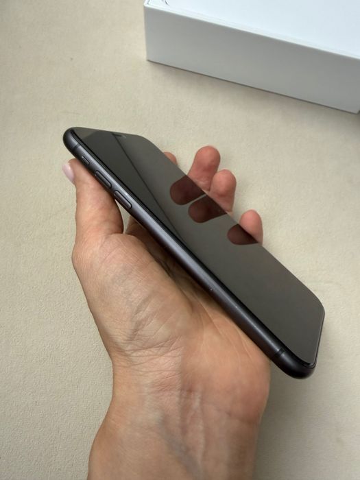 IPhone 11  Black 64GB