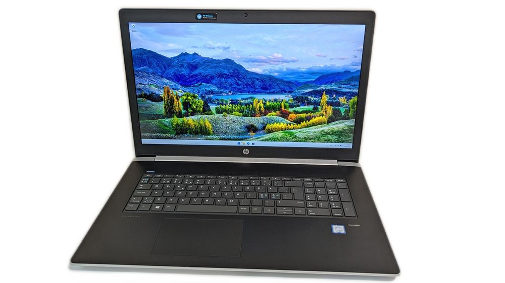 HP ProBook 470 G5 17.3" 1920x1080 i5-8250U 8GB RAM 256GB SSD готов за работа