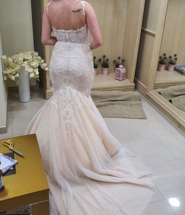 Rochie de mireasă Maya Fashion romantică cu trena și spate decupat, culoarea ivoire