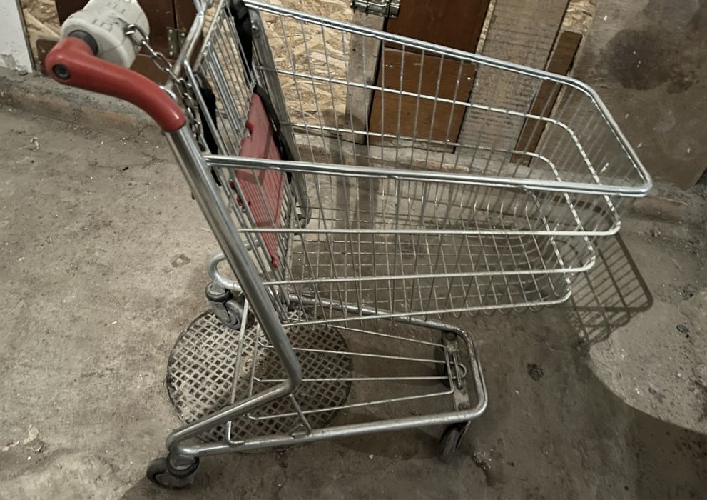 Vand carucior supermarket