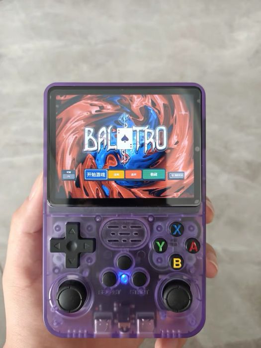 Портативная консоль R36s