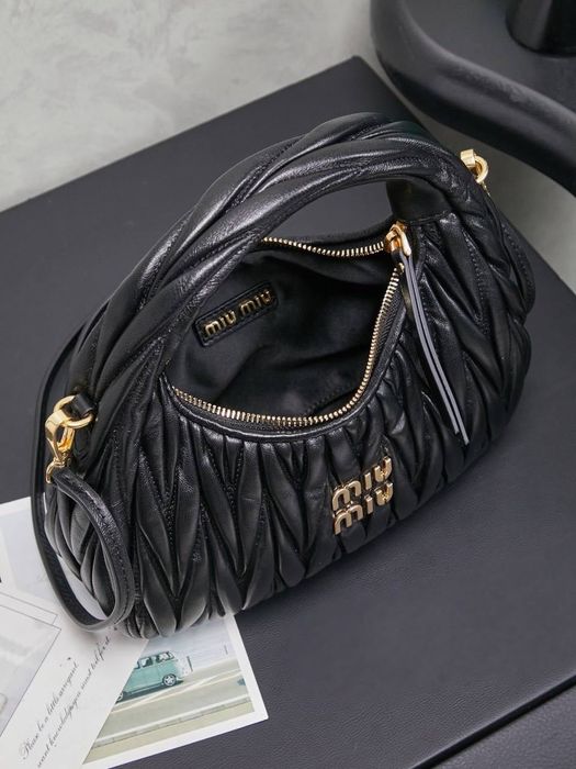 Miu Miu Wander Black