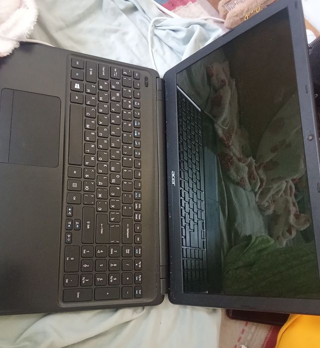 Продам ноутбук асер хорошем состояние