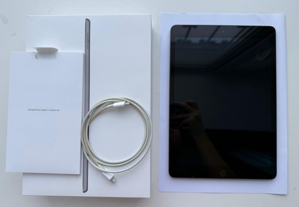 Продам iPad (8-го поколения), 32 ГБ
