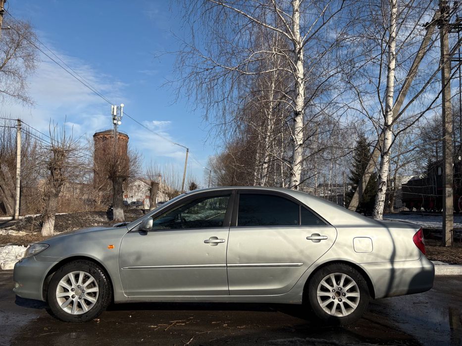 Продам машину тойота Камри
