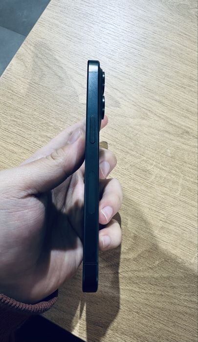 Айфон 15 про.