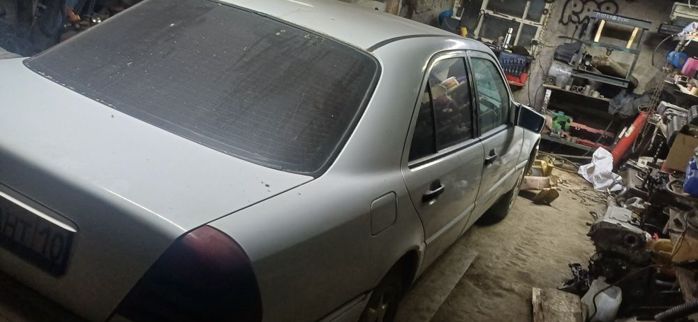 Продам мерседес 202