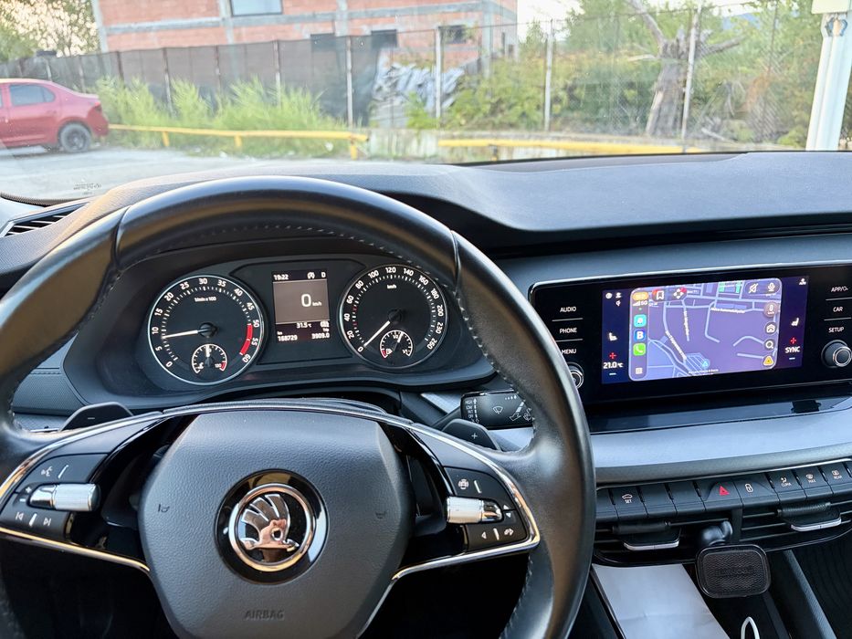 SKODA Octavia 2023 — imagine 4