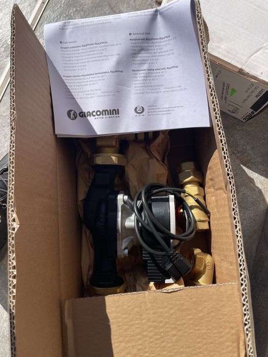 Giacomini Set Pompa de Circulatie si Kit Distantier