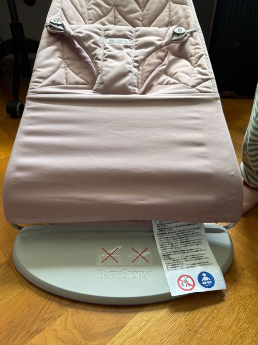 Baby Bjorn dusty pink