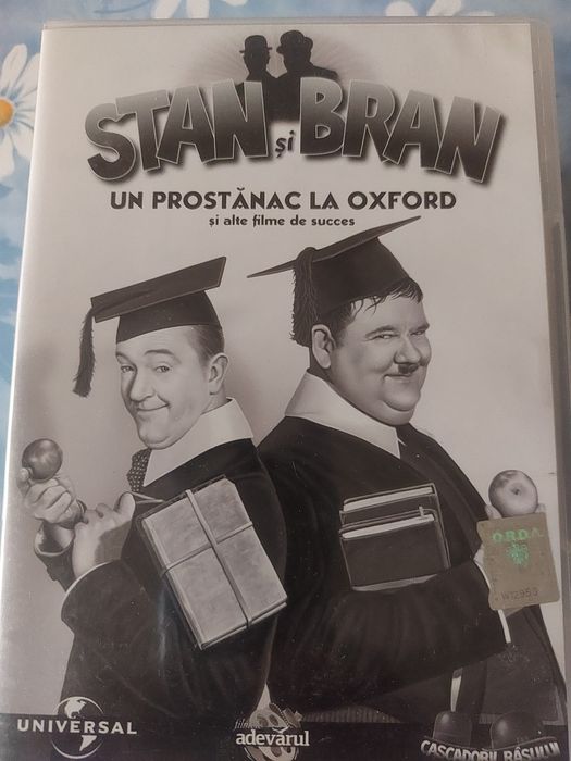 Vând 2(doua) colecții DVD unele dintre ele sigilate .