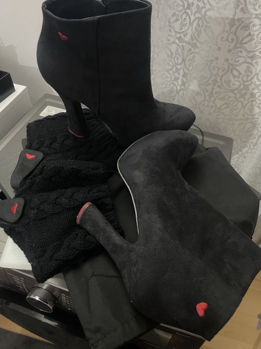 Боти от естесвен велур