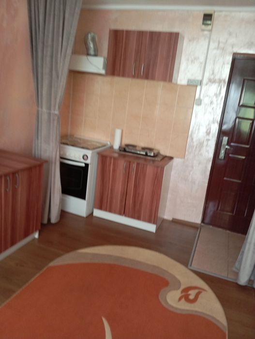 Închiriez camera camin