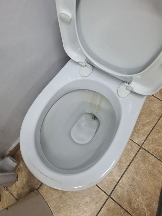 Унитаз хороший рабочий