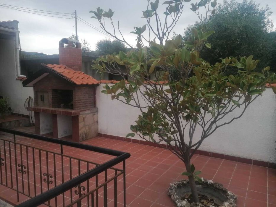 Продава се къща 160 м2 с двор 330 м2 в Аспровалта, Северна Гърция