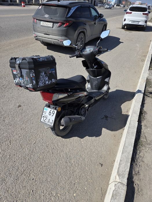 Продам скутер М.8