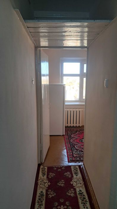 Урганч шахрида 4-этажда жойлашган 2 хонали квартира сотилади