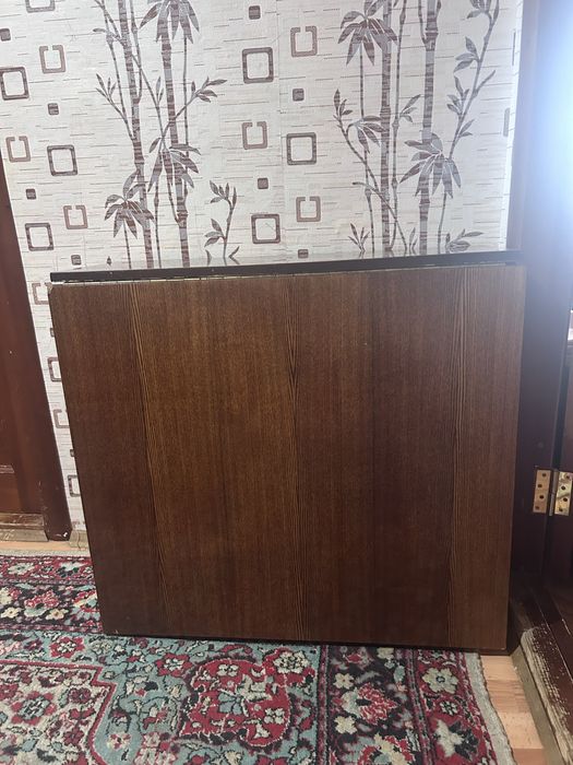 Продам стол книжка