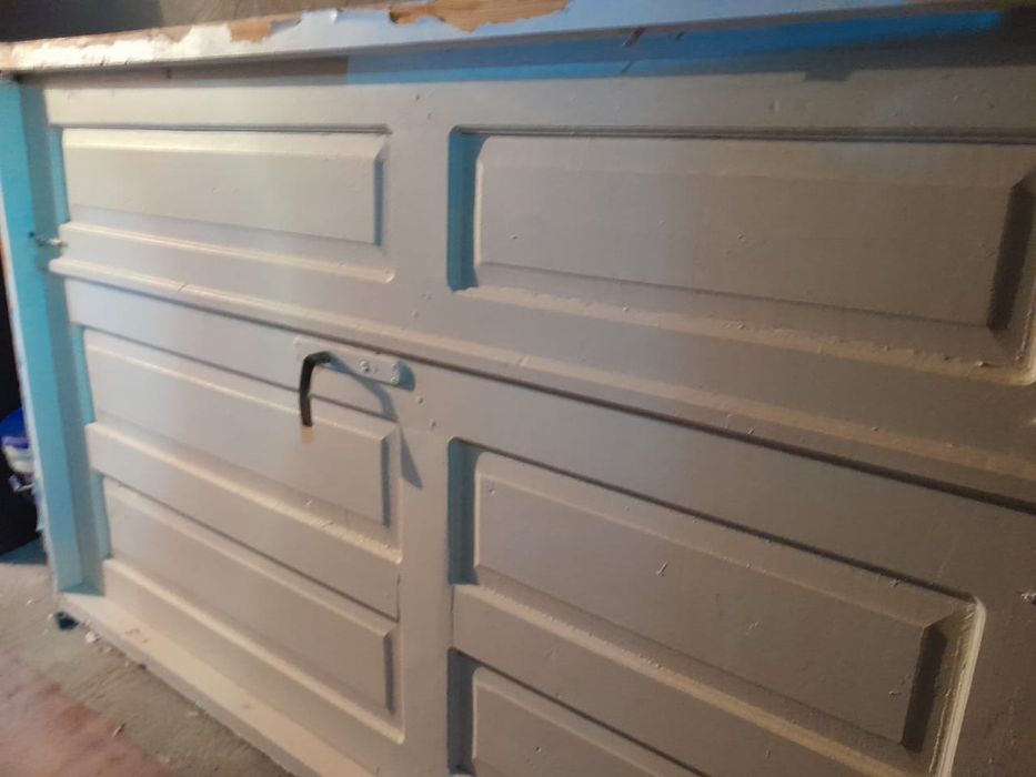 Дверь деревянная