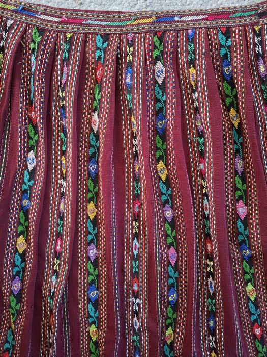 Vind costum traditional