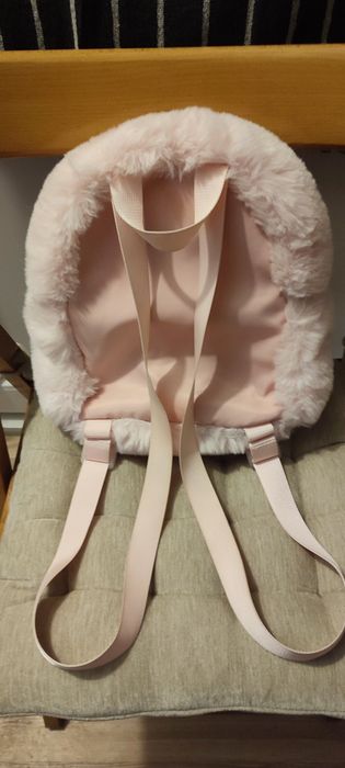 Rucsac mini pufos roz pastel - Super drăguț!