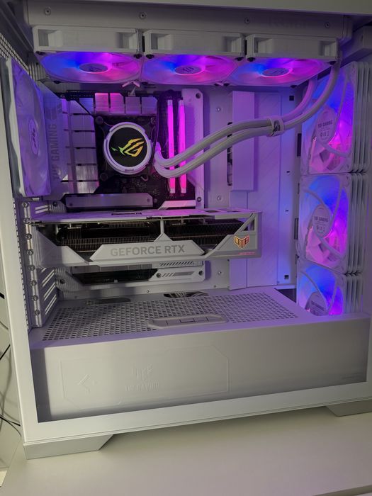 Vand Schimb Pc Gaming i7 -14700kf RTX 4070TI Super