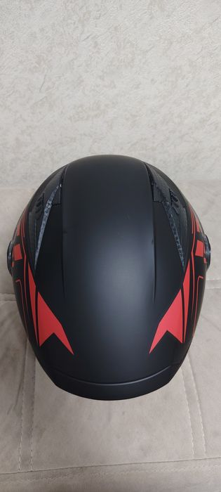 Yangi shlem sotiladi.