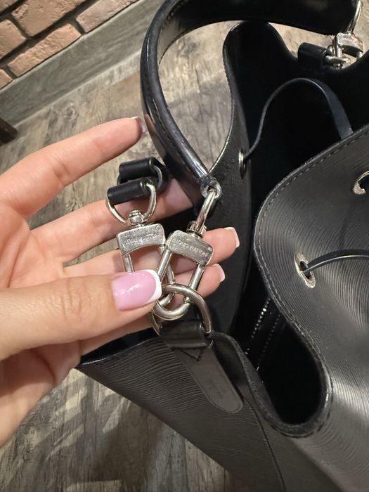 Продам сумку LV оригинал