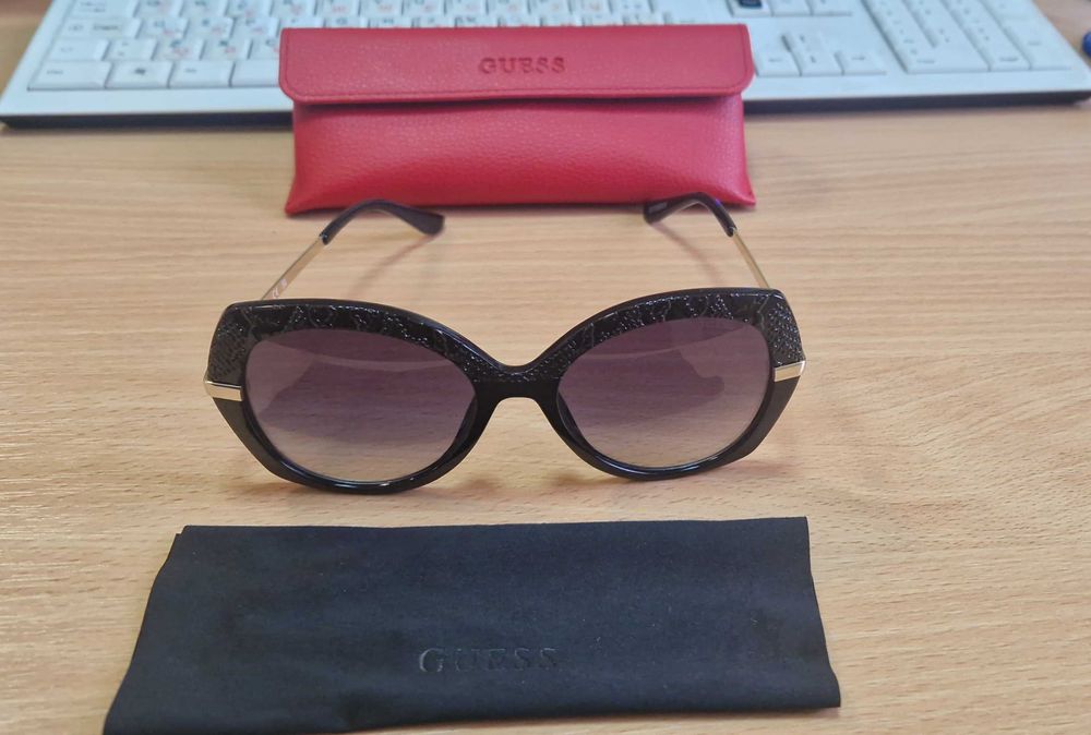 Оригинални слънчеви очила Guess