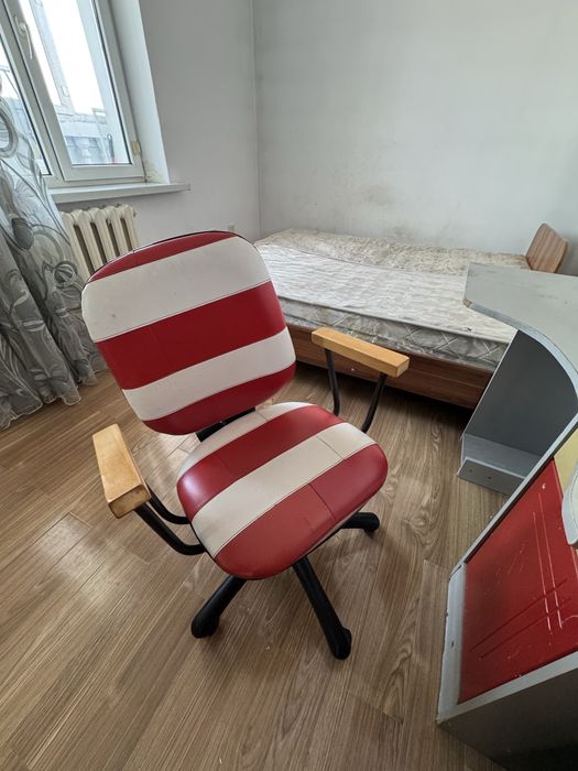 Продам детскую гарнитуру