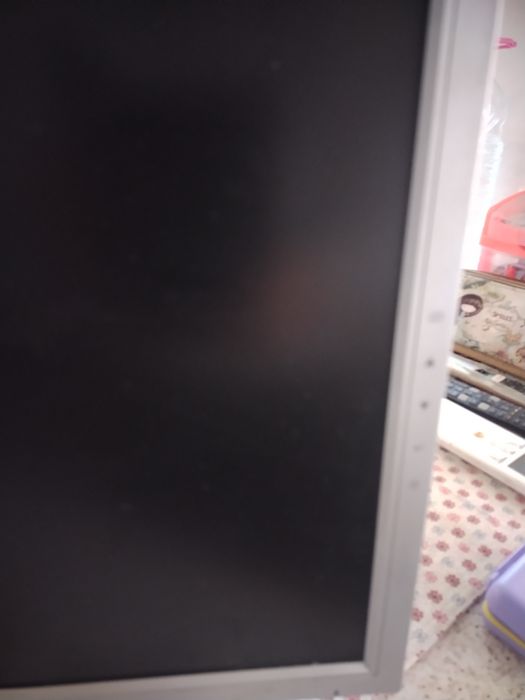 Малък монитор lg без забележки