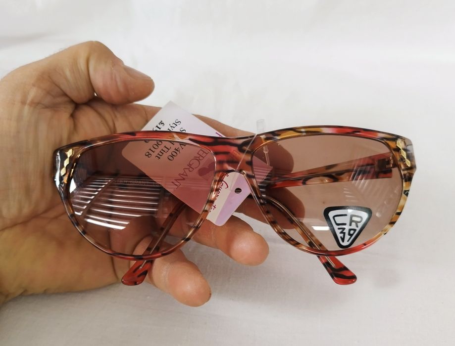 Pereche ochelari de soare pentru doamne, Foster Grant, protectie UV400