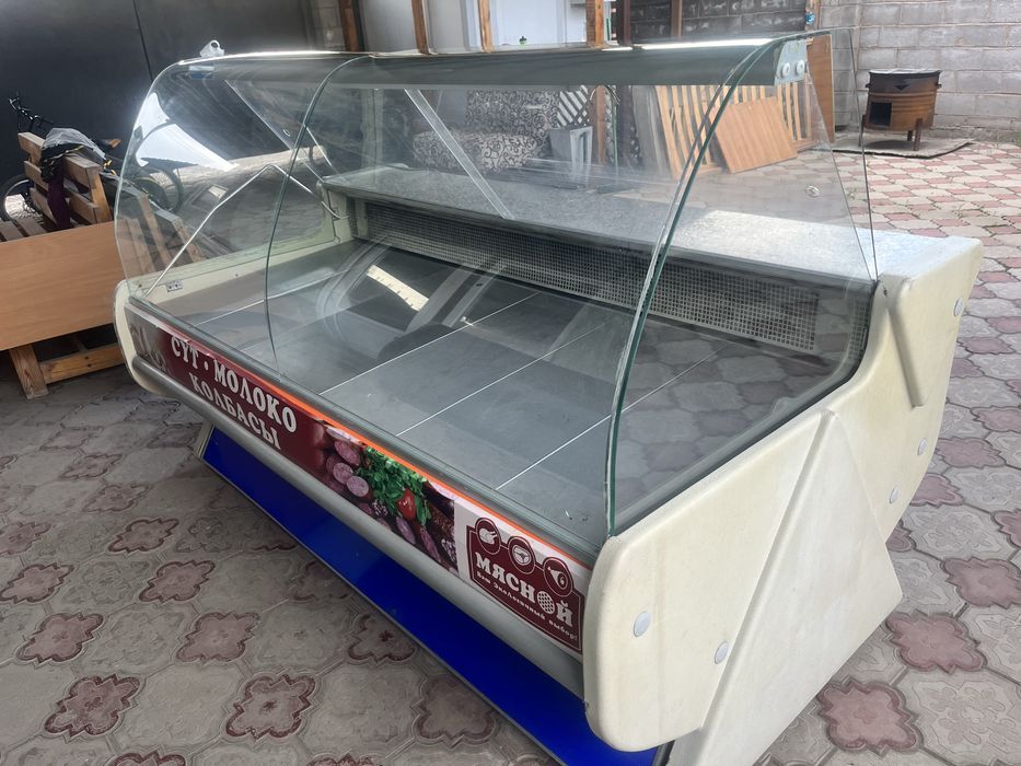 Продам витринный холодильник